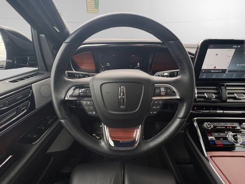 Certified 2021 Lincoln Navigator Reserve image 12