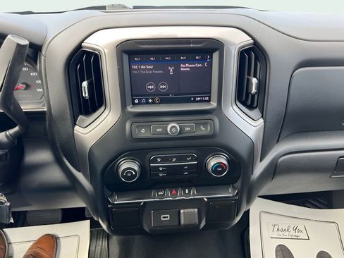 Used 2020 Chevrolet Silverado 1500 Custom w/ Custom Value Package image 21