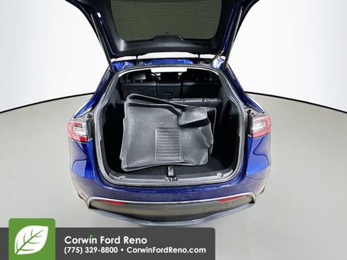 Used 2021 Tesla Model Y Long Range AWD/4WD image 25