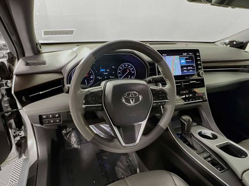 Used 2019 Toyota Avalon Limited image 11