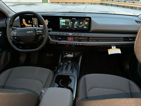 New 2025 Kia K4 FWD image 14