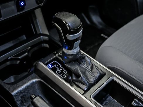 Used 2019 Toyota Tacoma SR5 AWD/4WD image 22