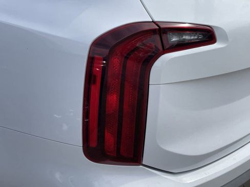 Certified 2024 Kia Telluride LX image 6