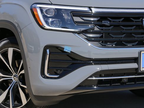 New 2026 Volkswagen Atlas Cross Sport SEL Premium R-Line AWD/4WD image 3