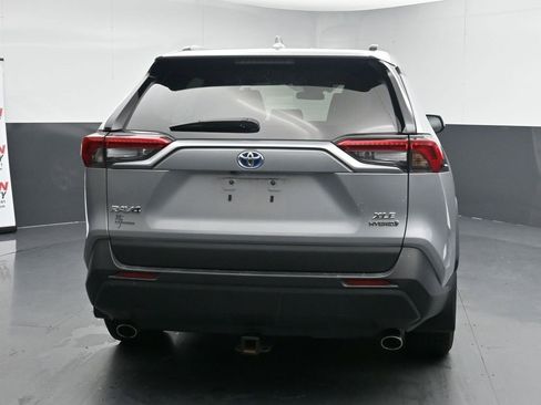 Used 2020 Toyota RAV4 XLE image 8