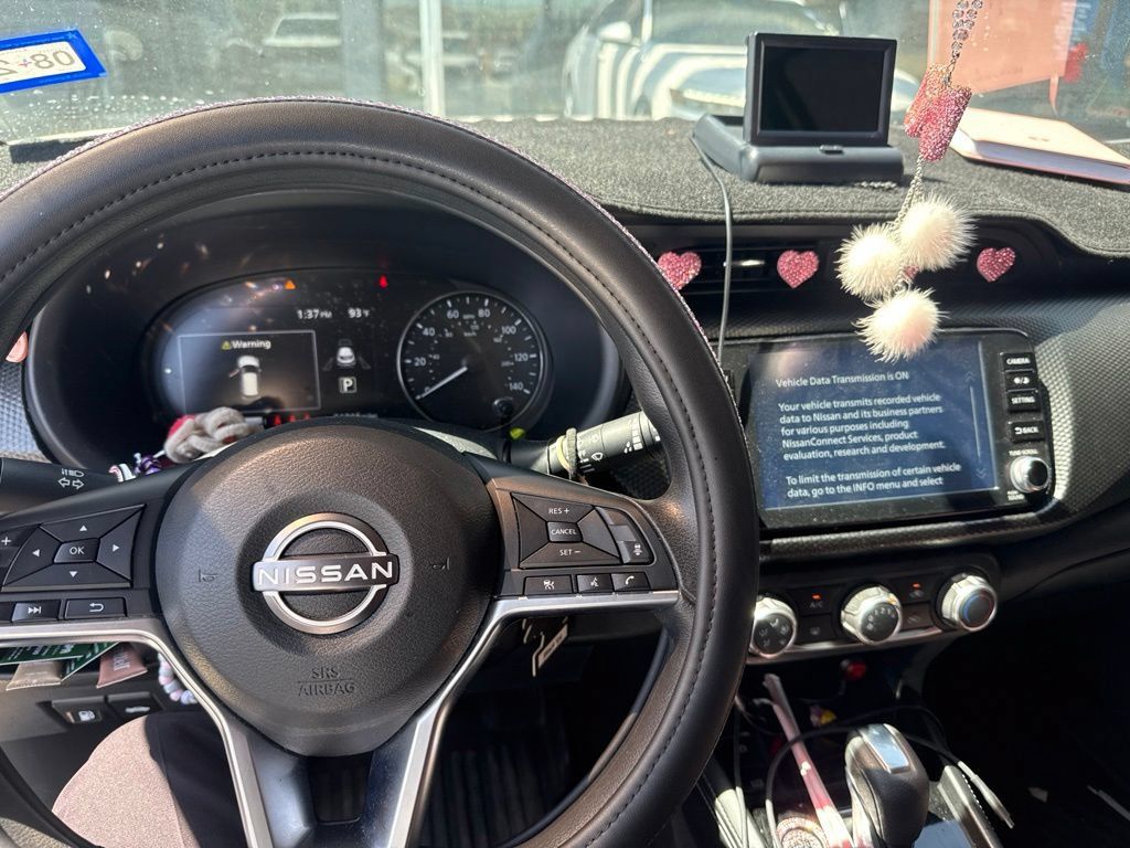 Used 2024 Nissan Kicks SV FWD image 2
