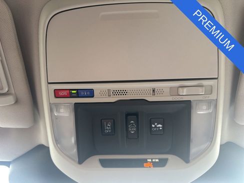 Used 2023 Subaru Forester Premium AWD/4WD image 21