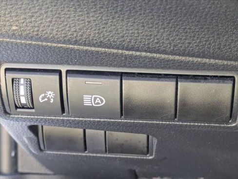 Used 2025 Toyota Corolla Cross LE FWD image 12