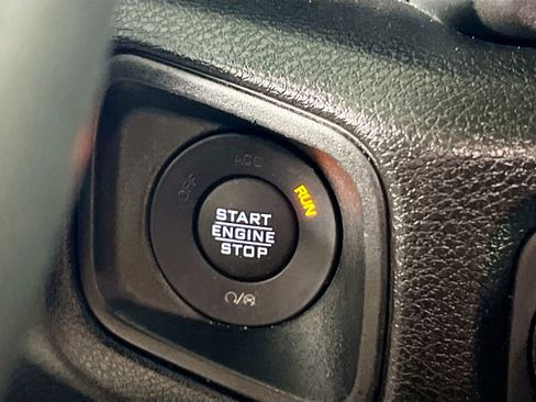 Used 2024 Jeep Wrangler Unlimited image 24