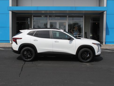 New 2026 Chevrolet Trax LT image 3