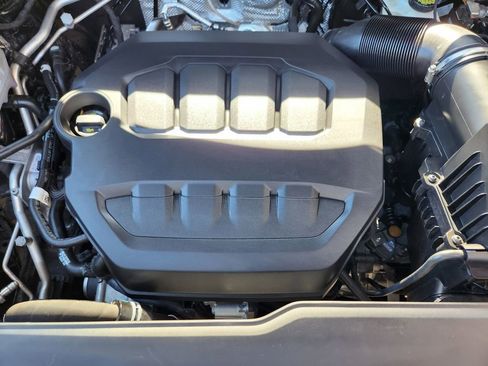 Used 2024 Volkswagen Atlas Cross Sport SE image 19