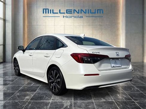 Used 2024 Honda Civic EX image 3