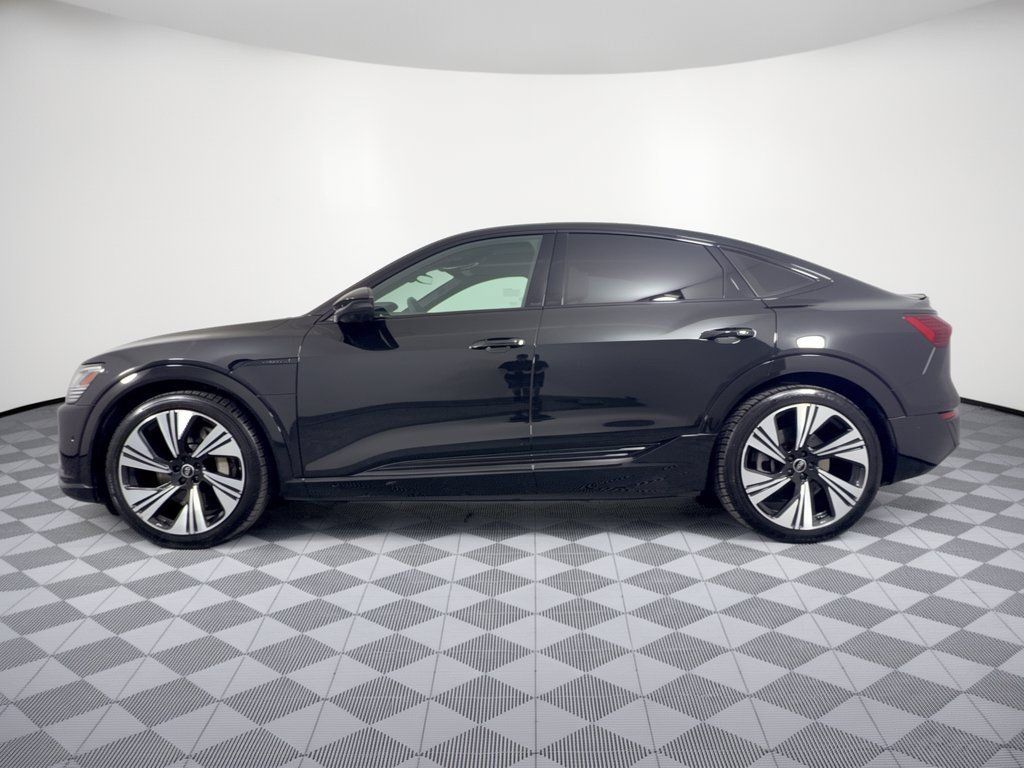 Used 2024 Audi Q8 e-tron Prestige AWD/4WD image 2