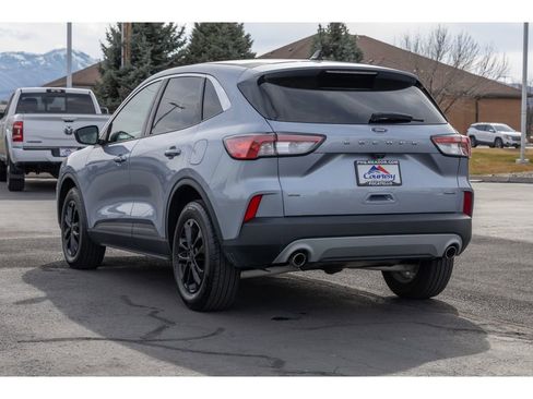 Used 2022 Ford Escape SE image 5