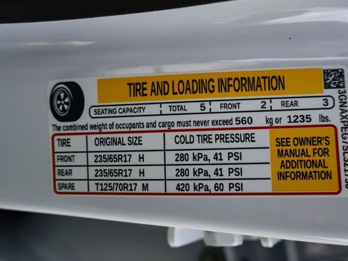 Used 2025 Chevrolet Equinox LT image 40