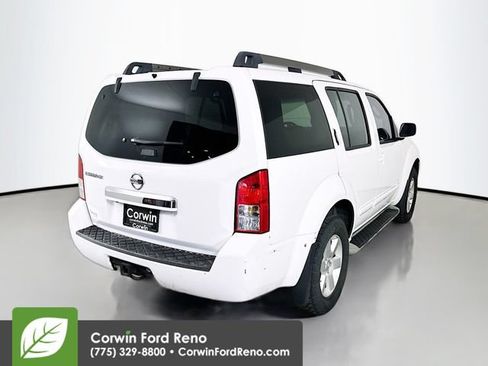 Used 2011 Nissan Pathfinder SV AWD/4WD image 7