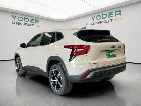 Used 2026 Chevrolet Trax RS w/ Driver Confidence Package FWD image 9