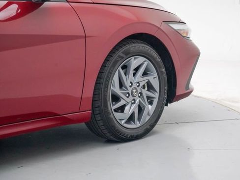 Used 2024 Hyundai Elantra SEL FWD image 8