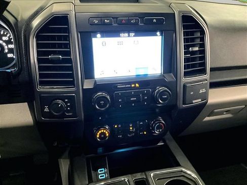 Used 2018 Ford F150 XLT w/ Equipment Group 302A Luxury AWD/4WD image 7