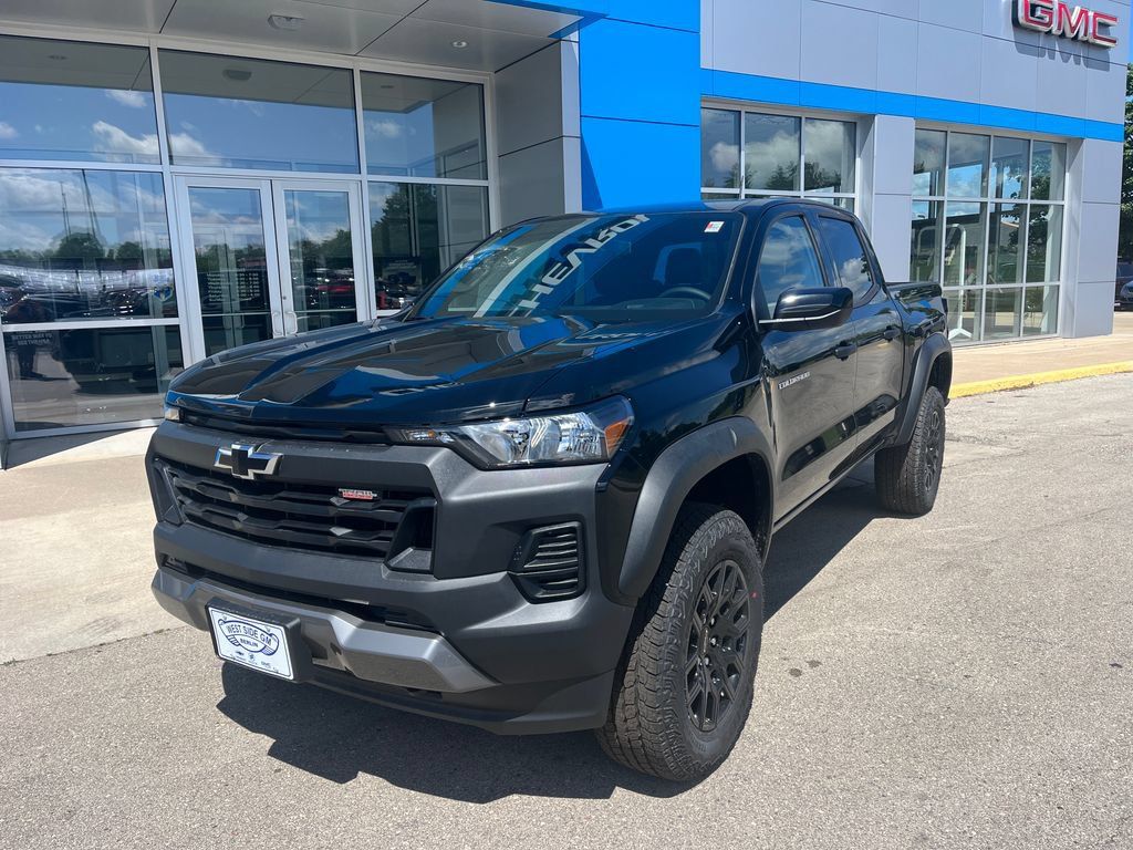 New 2026 Chevrolet Colorado Trail Boss AWD/4WD image 1
