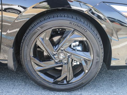 Certified 2026 Hyundai Elantra Sport FWD image 15