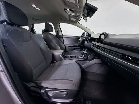 Used 2025 Kia K4 FWD image 29