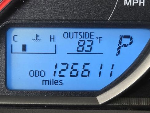 Used 2014 Toyota RAV4 LE FWD image 32