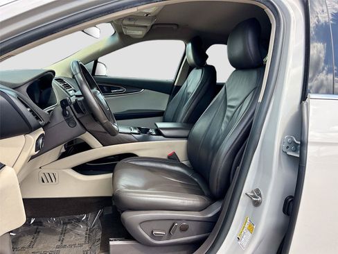 Used 2019 Lincoln Nautilus Select FWD image 21