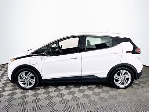 Used 2023 Chevrolet Bolt LT w/ Driver Confidence Package FWD image 4