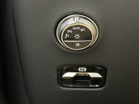 Certified 2026 Mercedes-Benz GLC 300 image 33