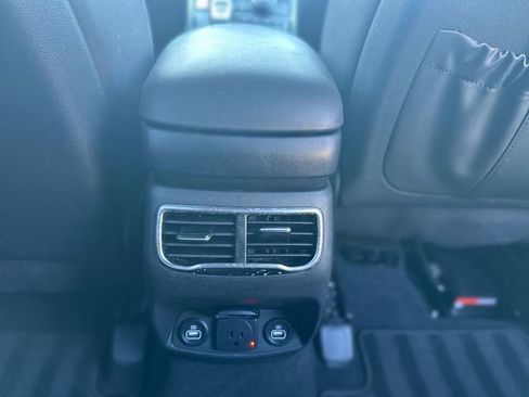 Used 2022 Hyundai Santa Fe Limited image 25