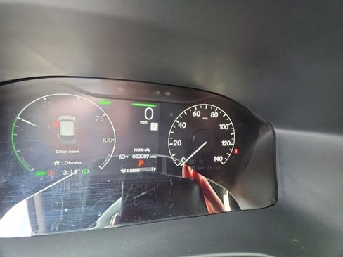 Used 2025 Honda CR-V Sport Touring image 17