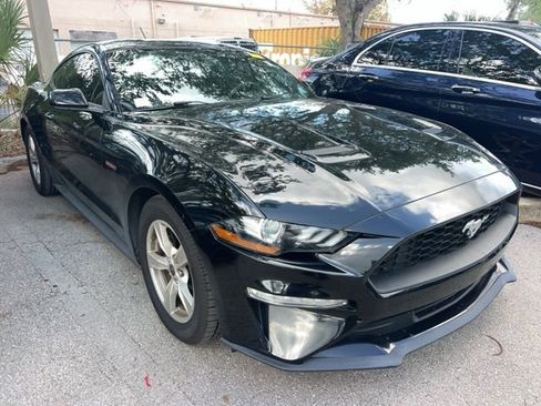 Used 2020 Ford Mustang Coupe image 3