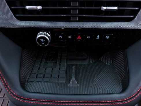 Used 2025 Ford Explorer ST-Line w/ Premium Package image 27