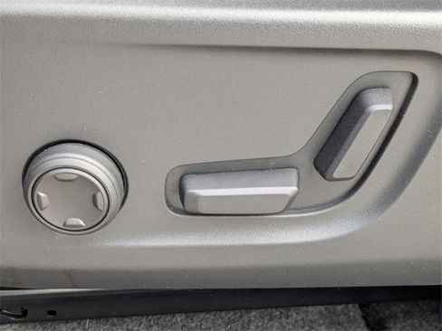 Used 2023 Volvo XC40 Recharge Ultimate image 14