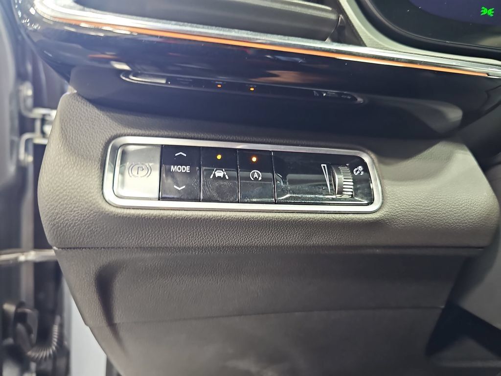 Used 2025 Buick Envision Preferred AWD/4WD image 26