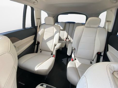 Used 2022 Mercedes-Benz GLS 450 4MATIC image 12