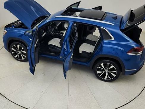 Used 2025 Volkswagen Atlas Cross Sport SEL Premium R-Line AWD/4WD image 85
