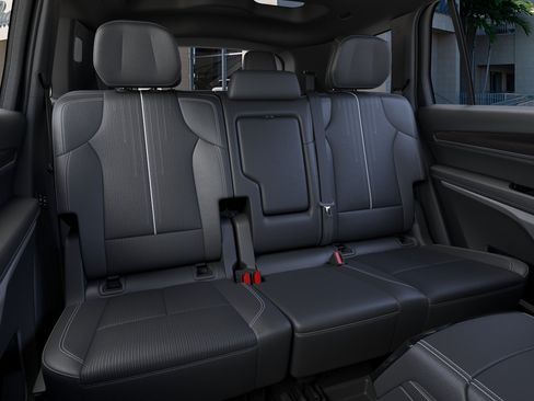 New 2027 Cadillac Vistiq Sport w/ LPO, Floor Liner Package AWD/4WD image 17