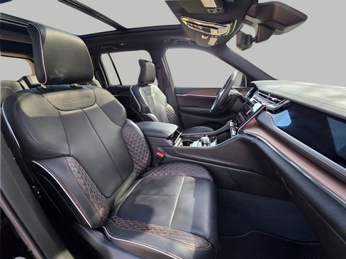 Used 2022 Jeep Grand Cherokee Summit w/ Advanced Protech Group IV image 16