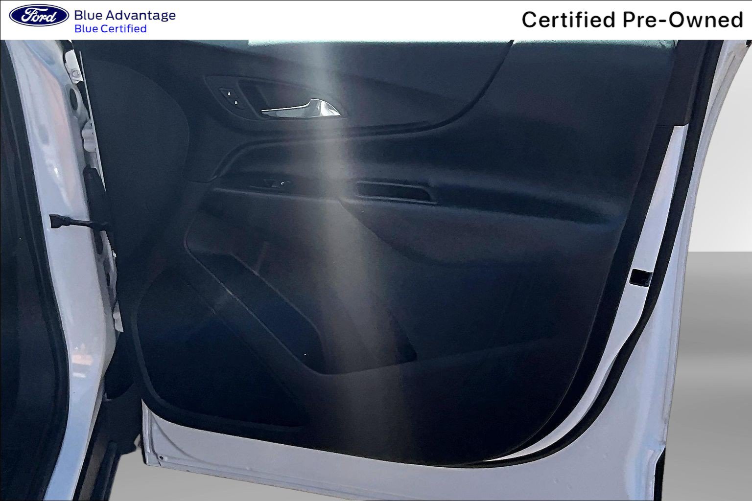 Used 2018 Chevrolet Equinox LT FWD image 26