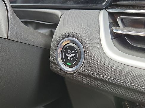 Used 2025 Chevrolet TrailBlazer LT image 31