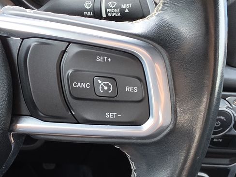 Used 2021 Jeep Gladiator Overland AWD/4WD image 15