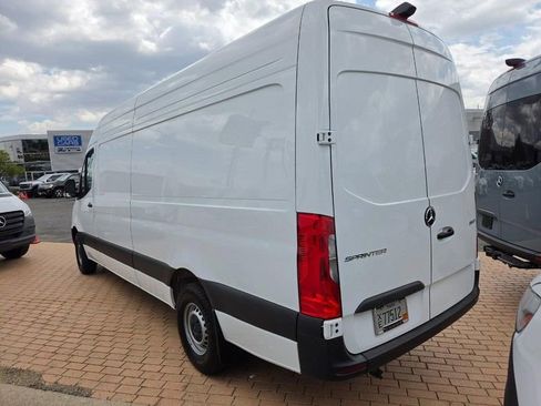 Used 2025 Mercedes-Benz Sprinter 2500 image 5