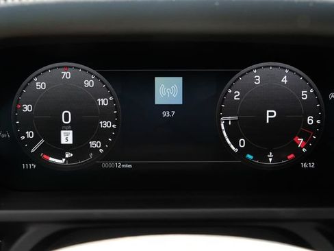 New 2026 Land Rover Defender 110 X-Dynamic SE AWD/4WD image 23