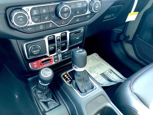 New 2026 Jeep Wrangler Unlimited Rubicon image 18