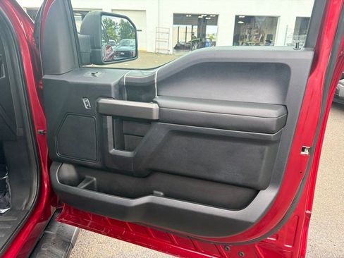 Used 2019 Ford F150 XLT w/ Equipment Group 302A Luxury AWD/4WD image 15