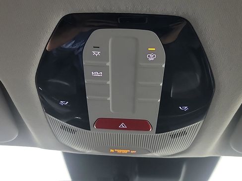 Used 2025 Kia K4 FWD image 32