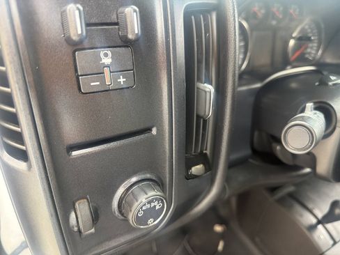 Used 2015 Chevrolet Silverado 3500 W/T AWD/4WD image 24