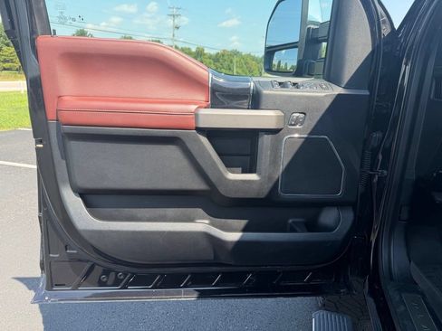 Used 2020 Ford F250 Platinum w/ Snow Plow Prep Package AWD/4WD image 30